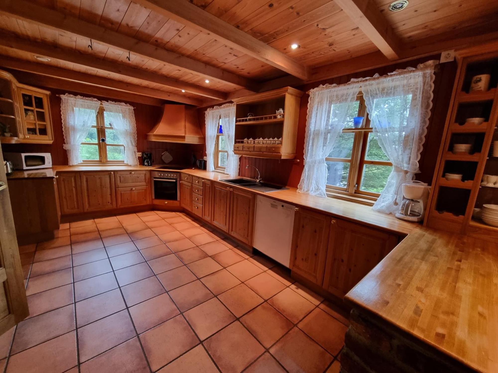 Hausvikstranda Lyngdal Bilik gambar